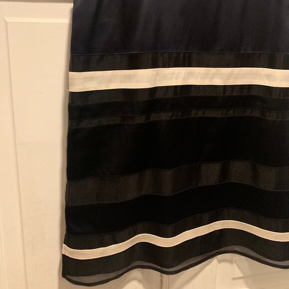 St. John~ NWT!!~ 100% Silk, Lined Top - Picture 12 of 15